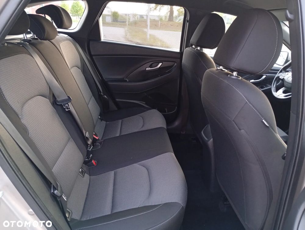 Hyundai i30 1.4 Comfort - 11