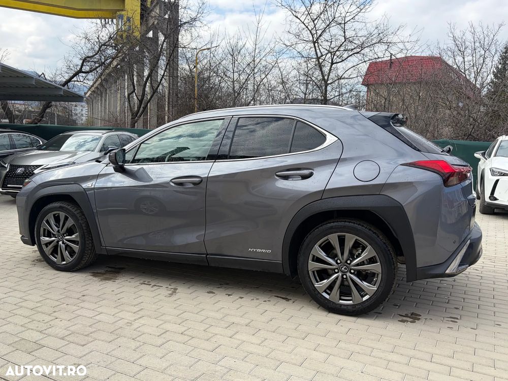 Lexus UX 250h (E-FOUR) F SPORT - 12