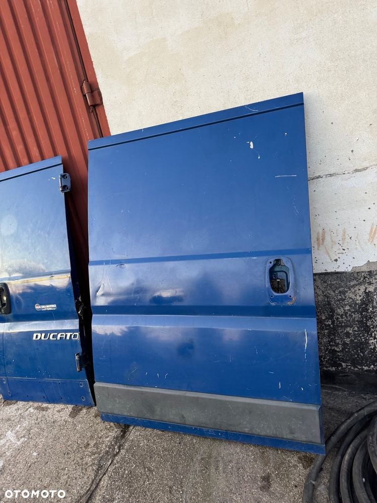 Fiat ducato 3 06-14 drzwi niebieskie niebieski niskie prawe lewe przednie przód drzwi niskie lusterko zawiasy drzwi tylnich skrzydła drzwi tylne prawe lewe tył niskie drzwi przesuwne  maska niebieska lampa przednia prawa lewa - 3