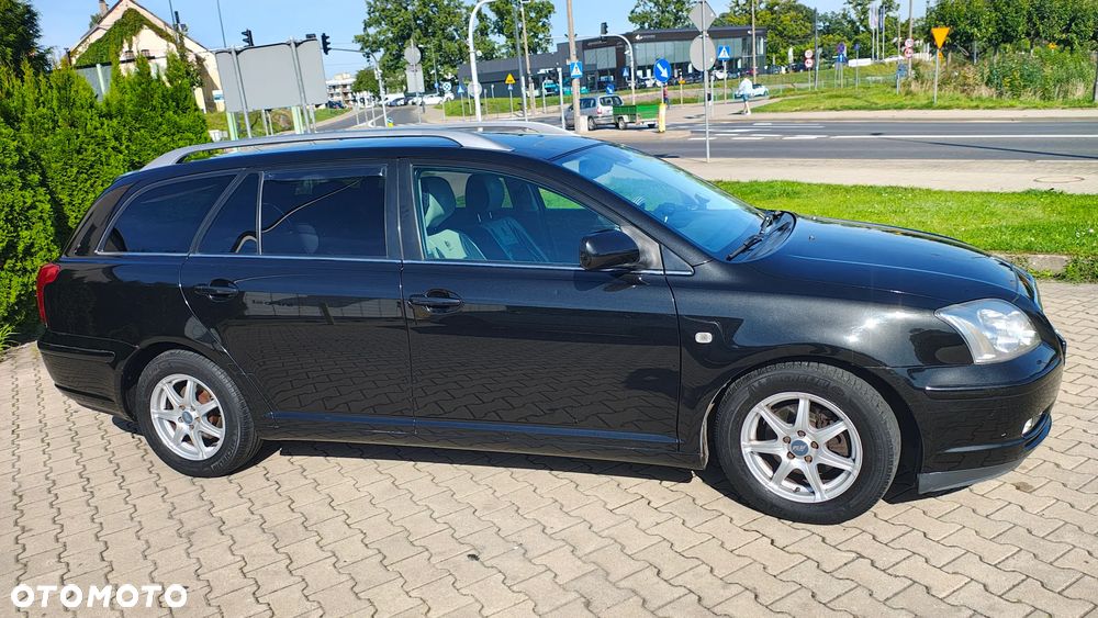 Toyota Avensis 2005 photo 4
