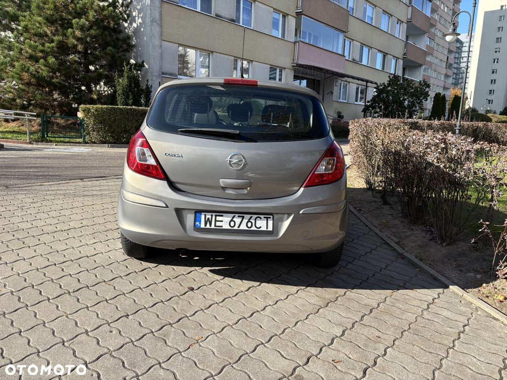 Opel Corsa 1.2 16V Cosmo - 5
