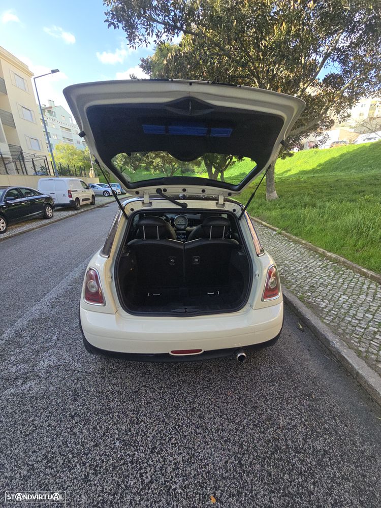 MINI 3 Portas Cooper D - 26