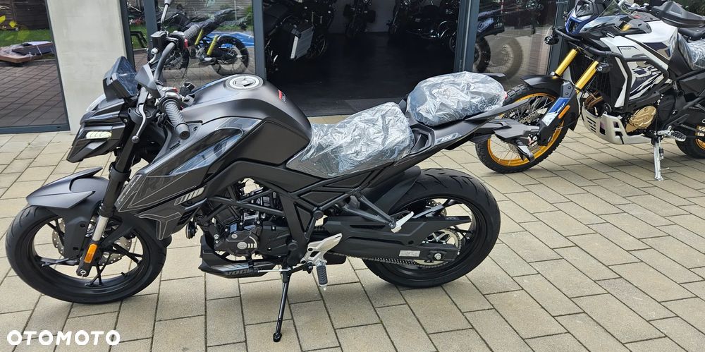 VOGE R125S - 5