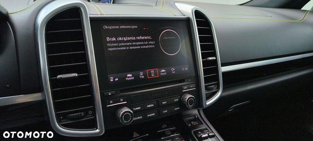 Porsche Cayenne - 28