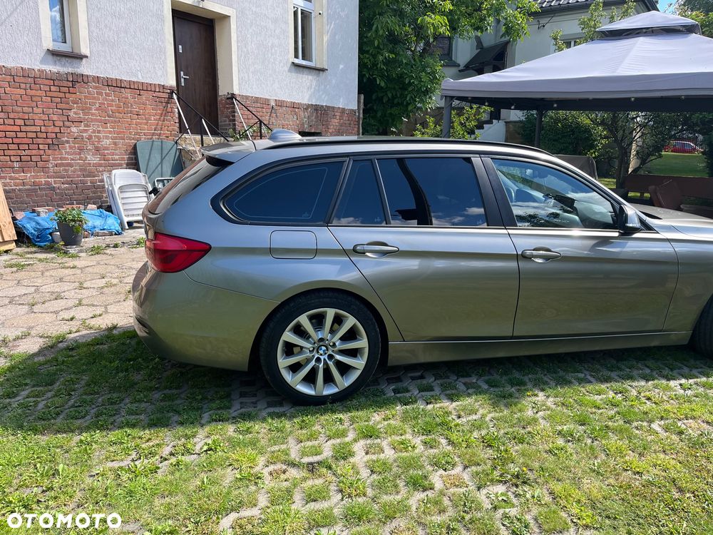 BMW Seria 3 320d xDrive - 12