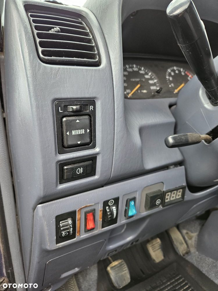 Toyota Land Cruiser VZJ95 3.4 Special - 11