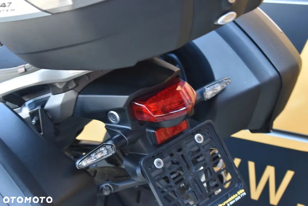 Honda VFR - 16
