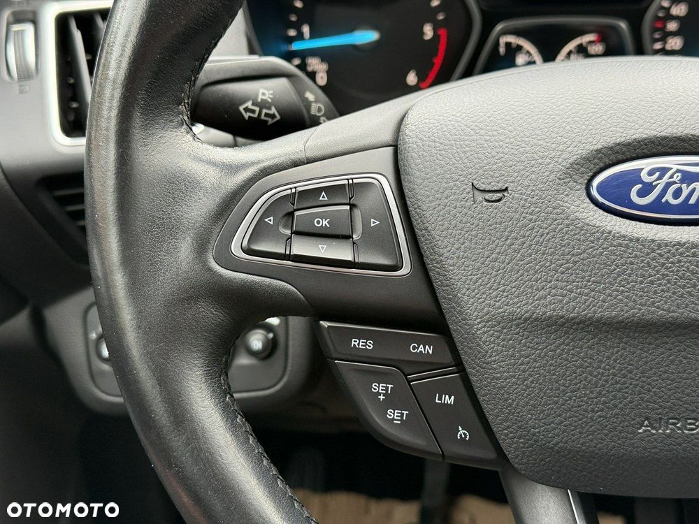 Ford Kuga 2.0 TDCi 2x4 Titanium - 13