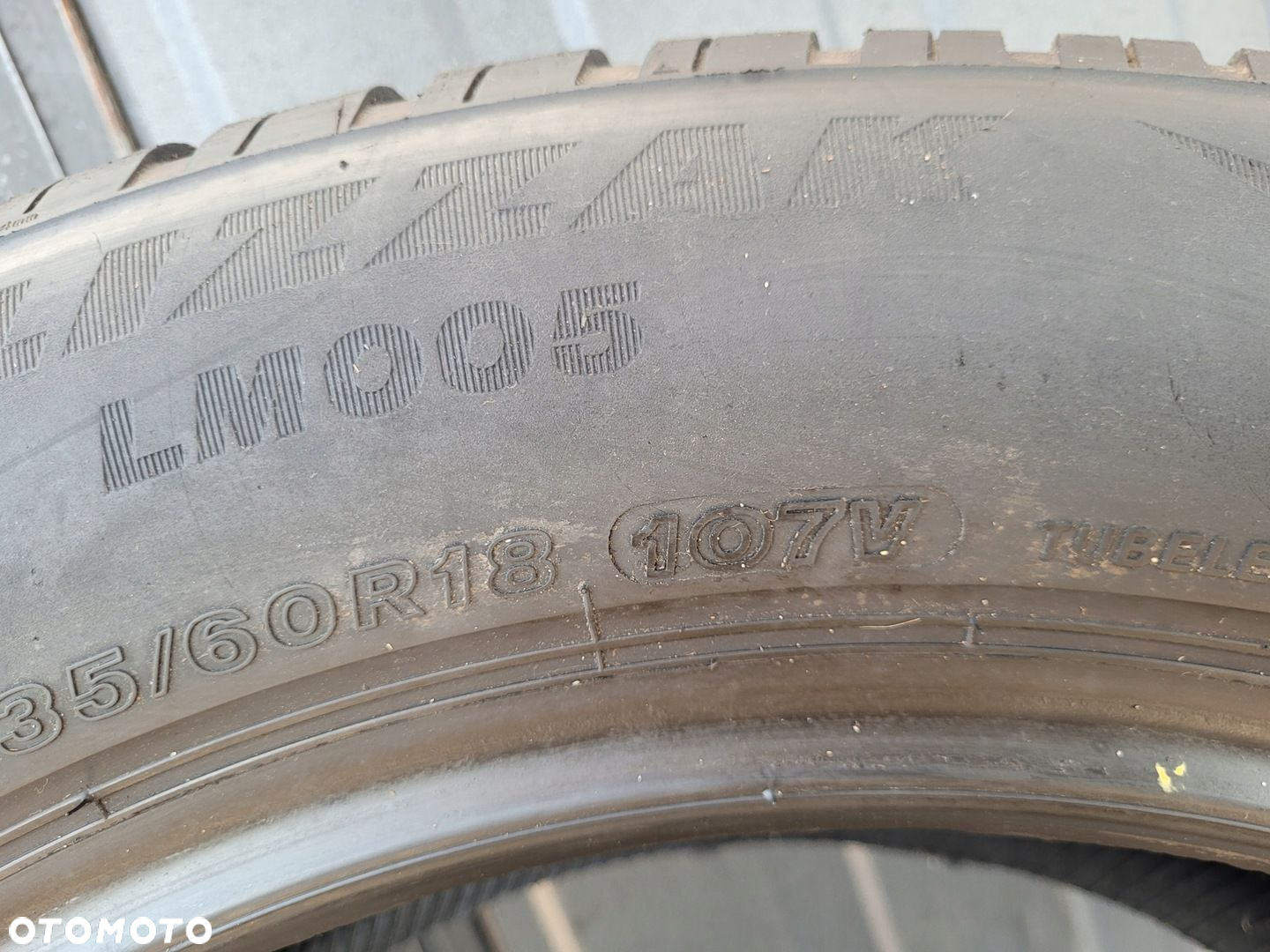 Bridgestone Blizzak LM005 235/60R18 - 8