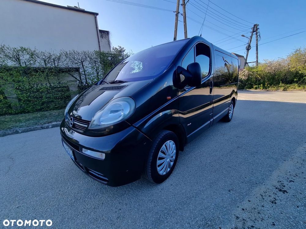 Opel Vivaro Tour - 1