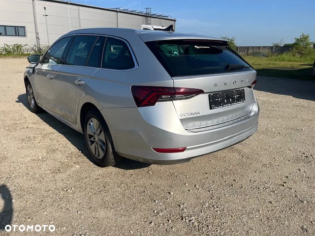 Skoda Octavia 2.0 TDI DSG Ambition - 2