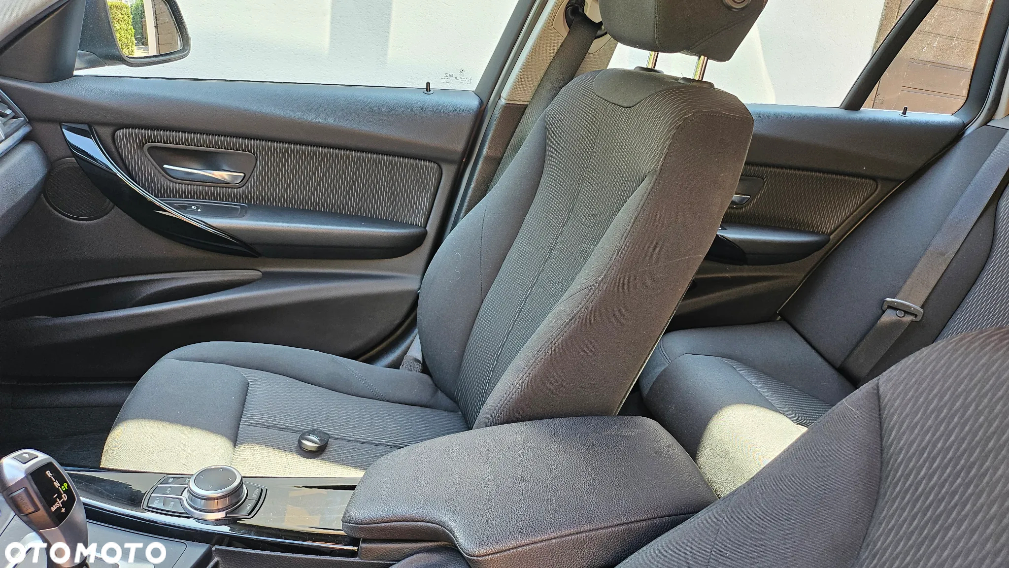 BMW Seria 3 320i Touring Luxury Line - 13