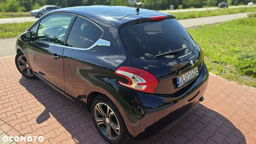 Peugeot 208 - 5