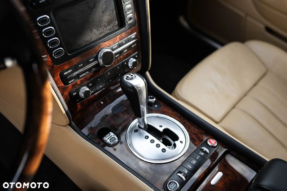Bentley Flying Spur - 21
