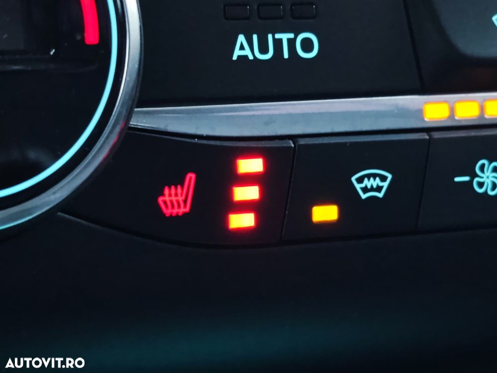 Ford Focus 1.0 EcoBoost Hybrid ACTIVE DESIGN - 28