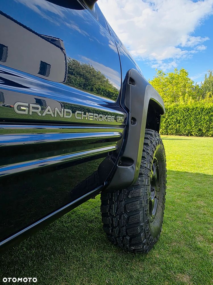 Jeep Grand Cherokee - 23