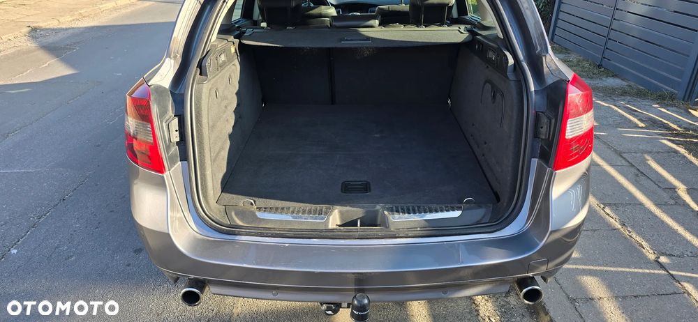 Renault Laguna 2.0 dCi FAP Initiale - 11