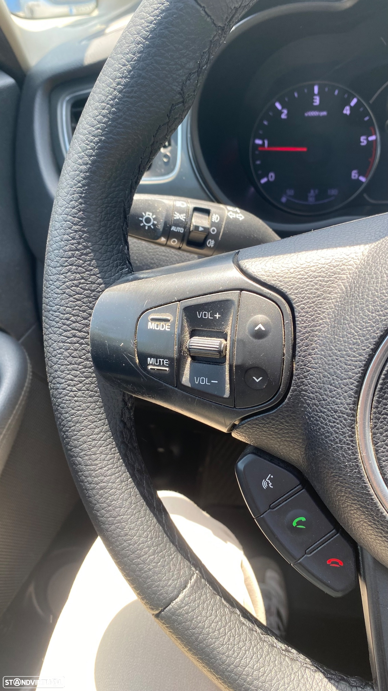 Kia Carens 1.7 CRDi ISG TX - 30