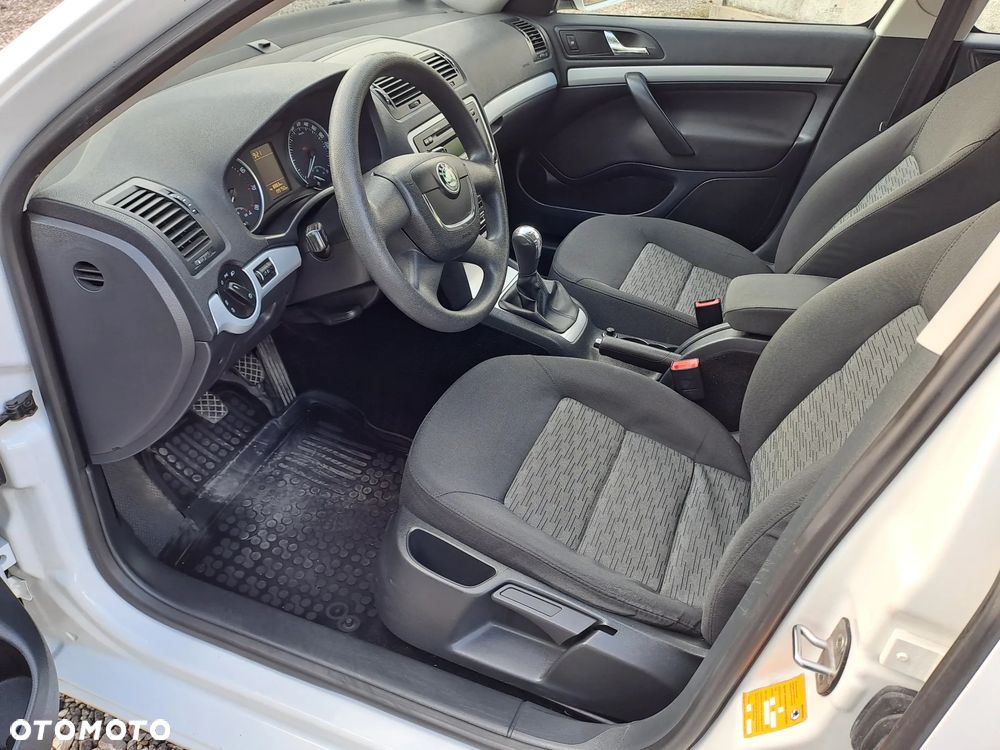 Skoda Octavia 1.6 Elegance - 13