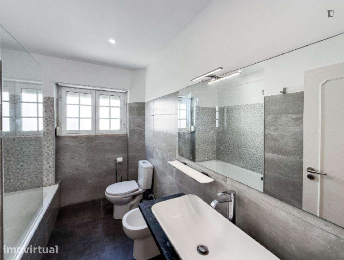 Quarto - localizado em Carcavelos Lisbon - Grande imagem: 3/10