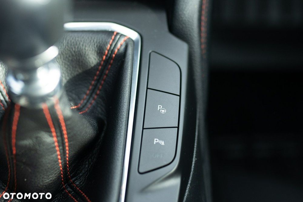 Ford Kuga - 24