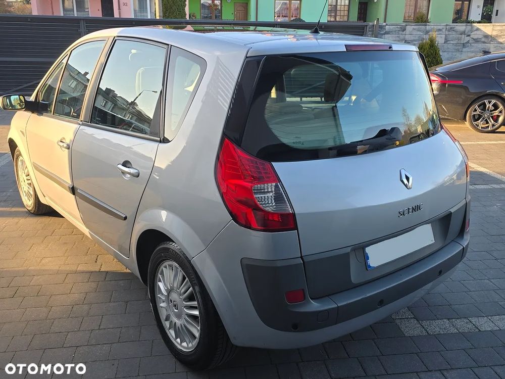 Renault Scenic 1.9 dCi FAP Avantage - 5