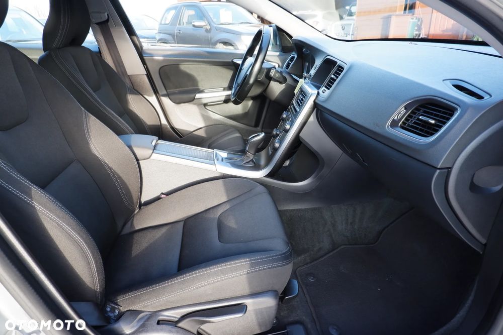 Volvo V60 D3 Geartronic Kinetic - 9