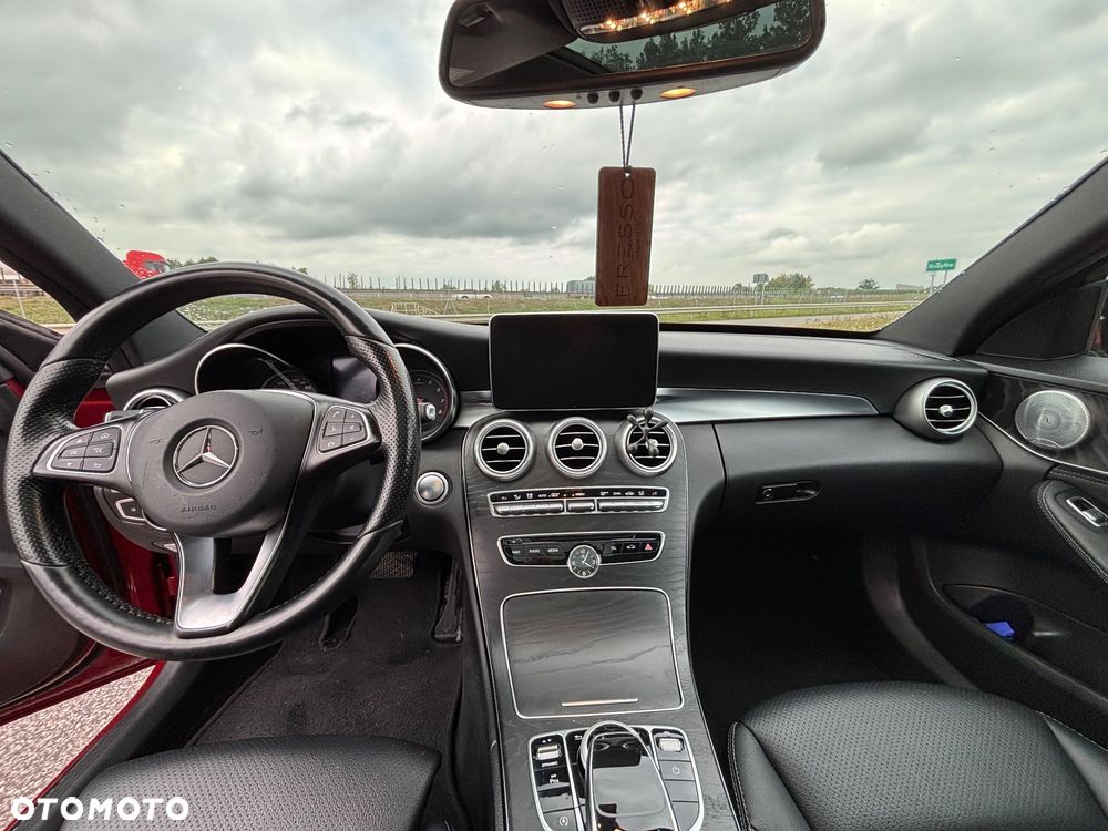 Mercedes-Benz Klasa C 300 7G-TRONIC - 17