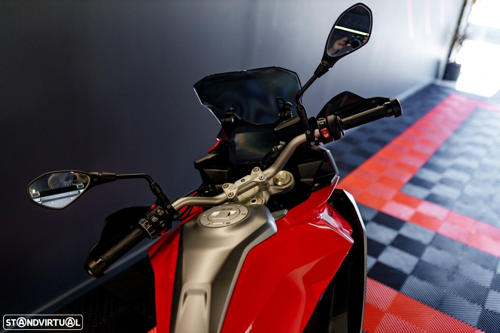 BMW F 900 XR 4R90 - 10