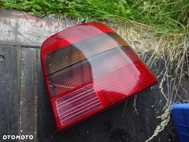 Prawa tylna lampa VW Golf IV lift, Dymiona - 2