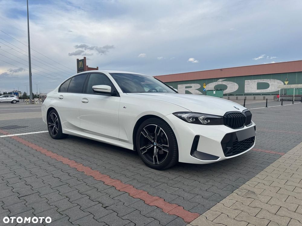 BMW 318I 2023 photo 2