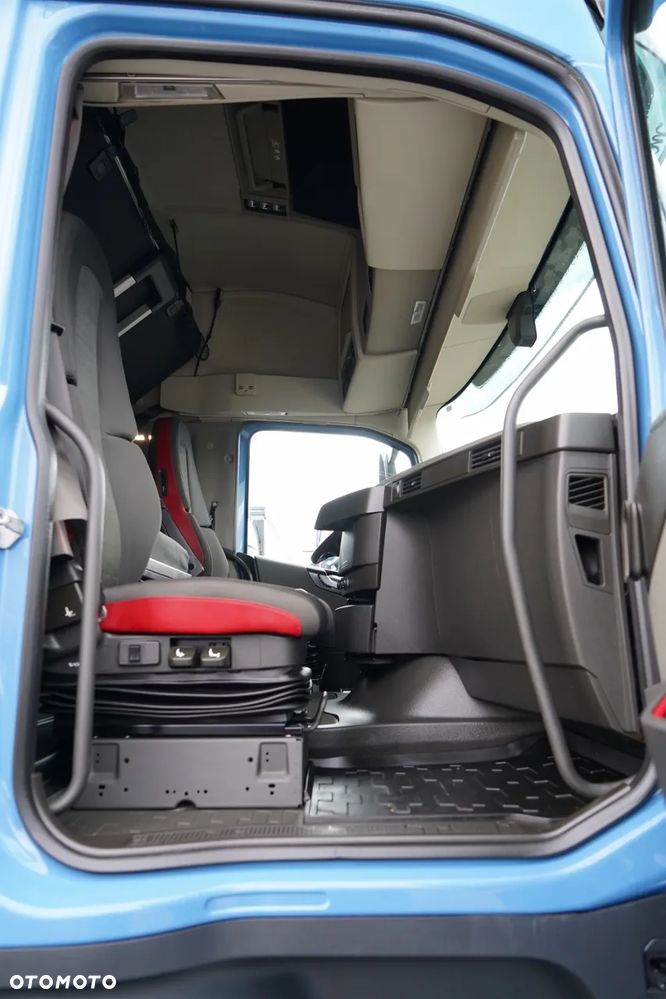 Volvo FH 460 / FIRANKA - 7,3 M / SOLÓWKA / KLIMATYZACJA POSTOJOWA / I- SHIFT / MOCNA PODŁOGA / - 35