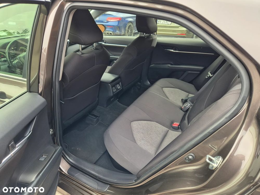 Toyota Camry 2.5 Hybrid Comfort CVT - 29