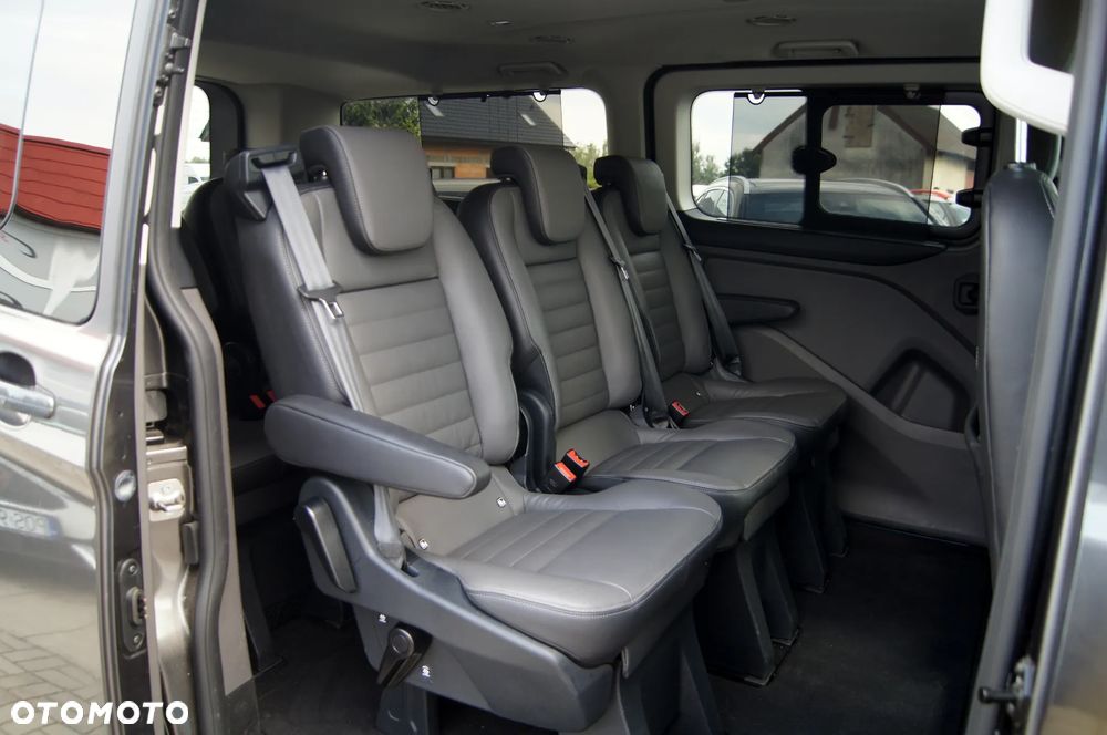 Ford Tourneo Custom 320 L2H1 VA Autm Titanium X - 19