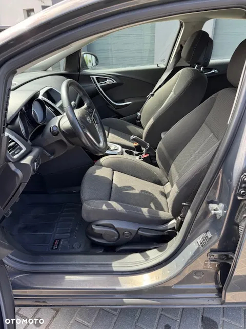 Opel Astra IV 1.4 T Cosmo - 12