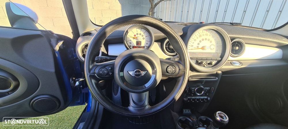 MINI 3 Portas One D - 6
