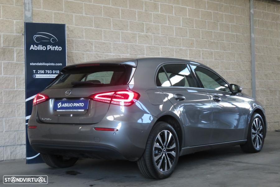 Mercedes-Benz A 250 e Style Plus - 22