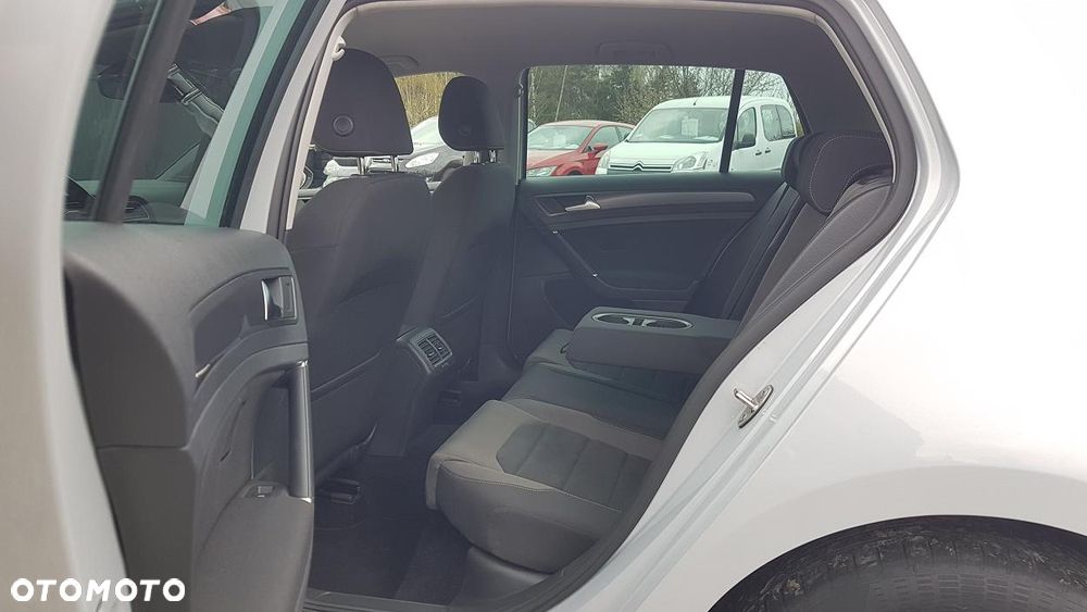 Volkswagen Golf 1.6 TDI BMT Comfortline - 25