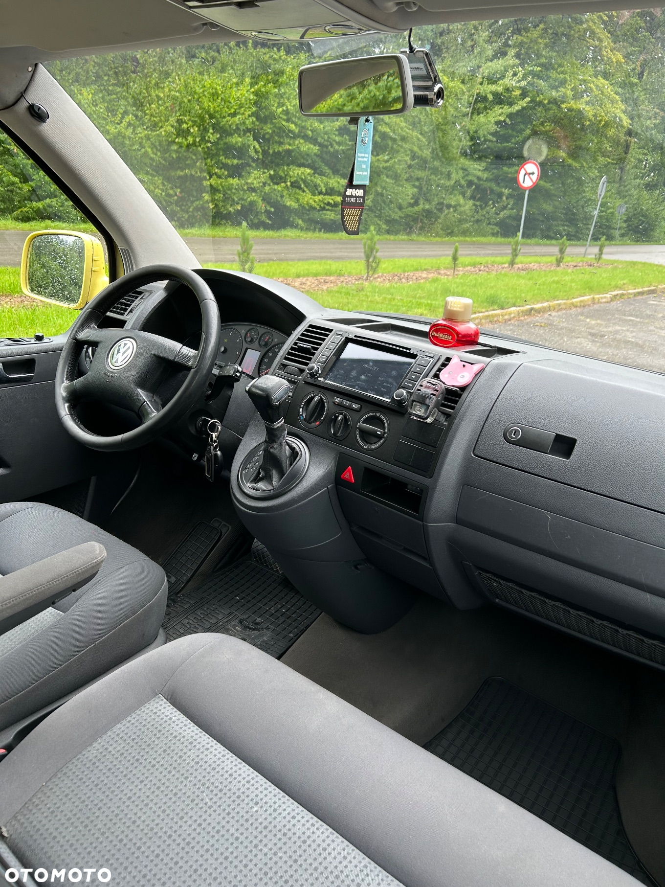 Volkswagen Multivan - 7