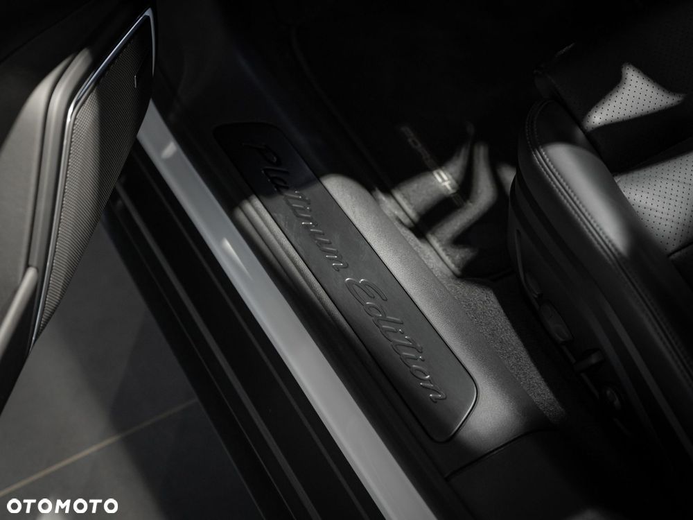 Porsche Panamera 4 E-Hybrid Sport Turismo Platinum Edition - 31