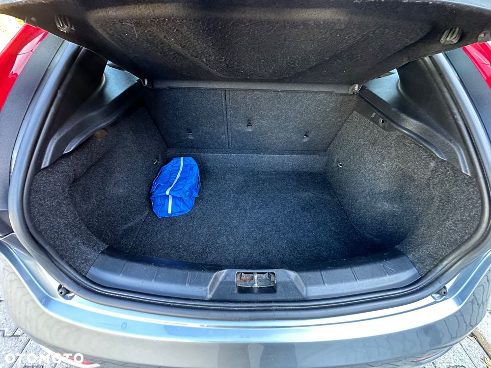 Volvo V40 D2 Drive-E R-Design Momentum - 22