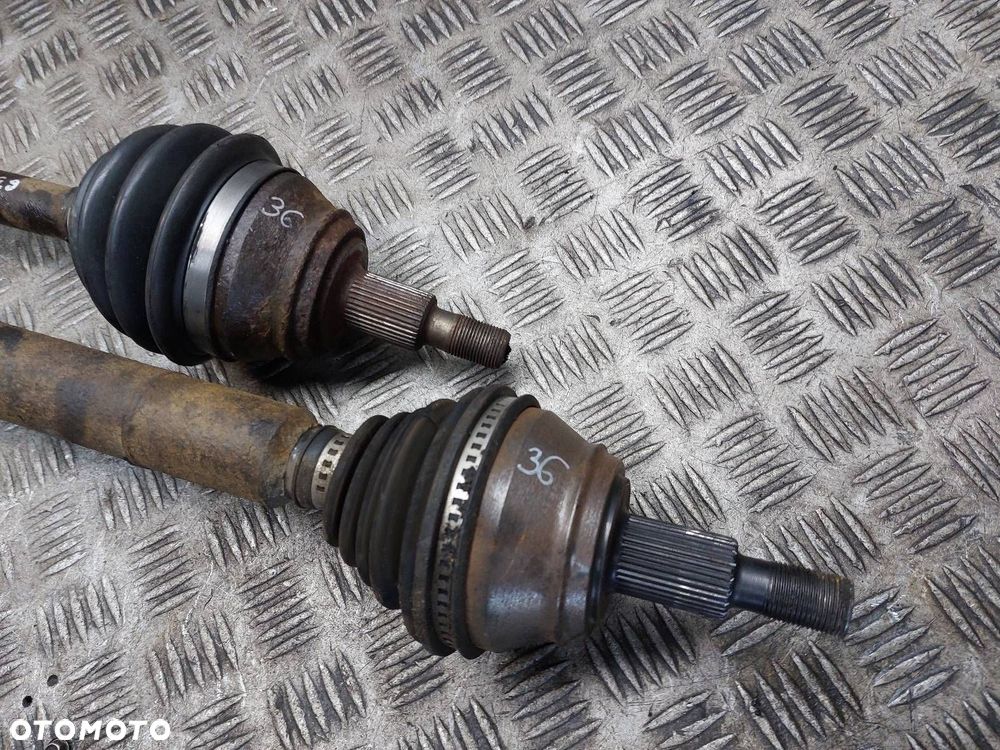 PÓŁOŚ LEWY PRZÓD + PRAWY PRZÓD 5B VOLKSWAGEN BORA I 2.0 8V KRÓTKA DŁUGA - 5