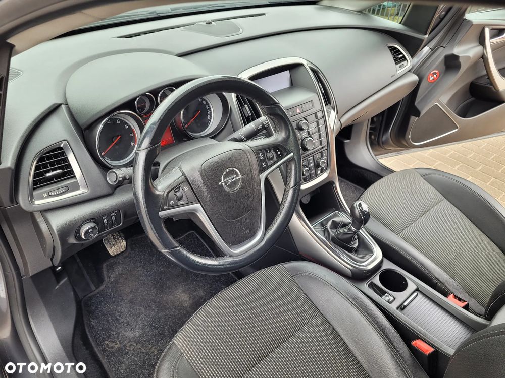 Opel Astra 1.4 Turbo Cosmo - 10