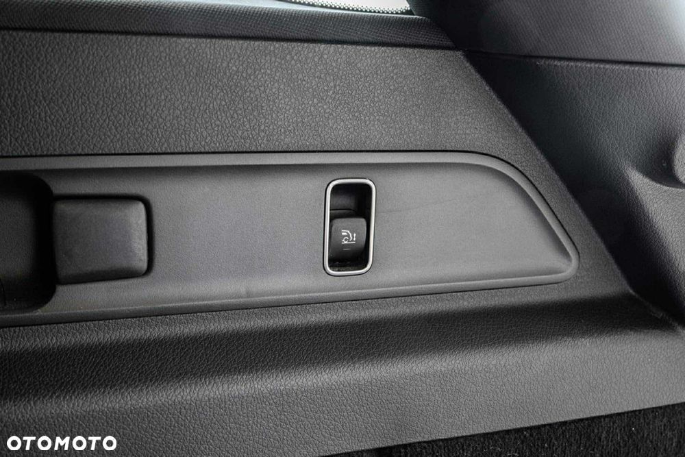 Mercedes-Benz GLE - 32