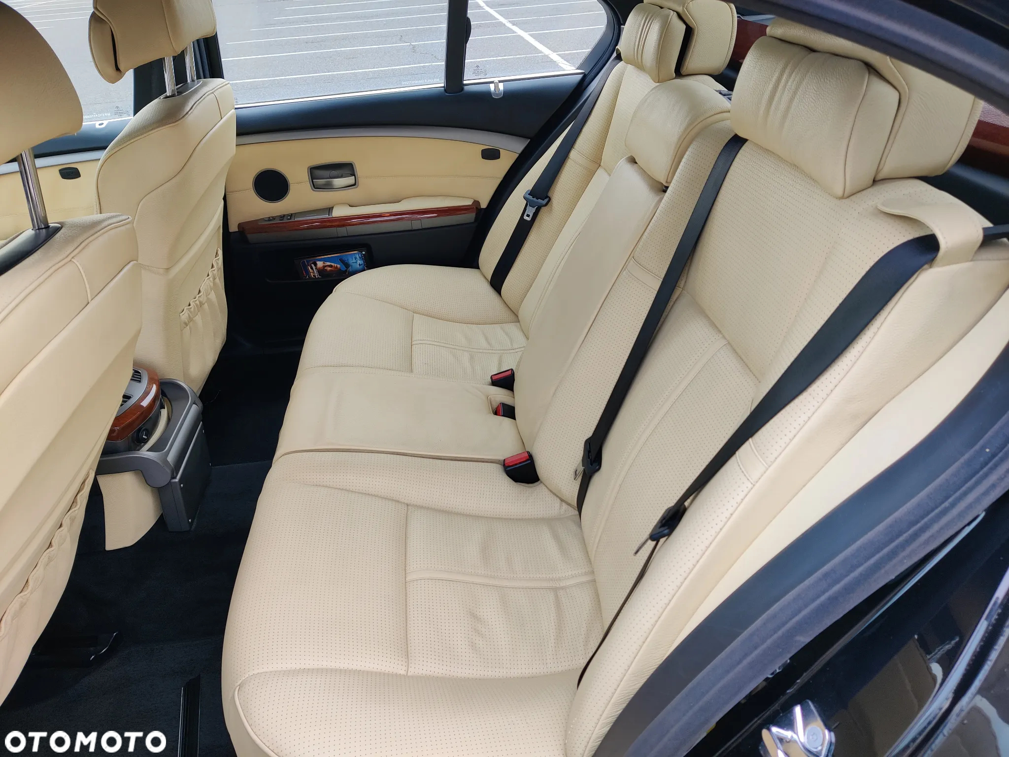 BMW Seria 7 750i - 21
