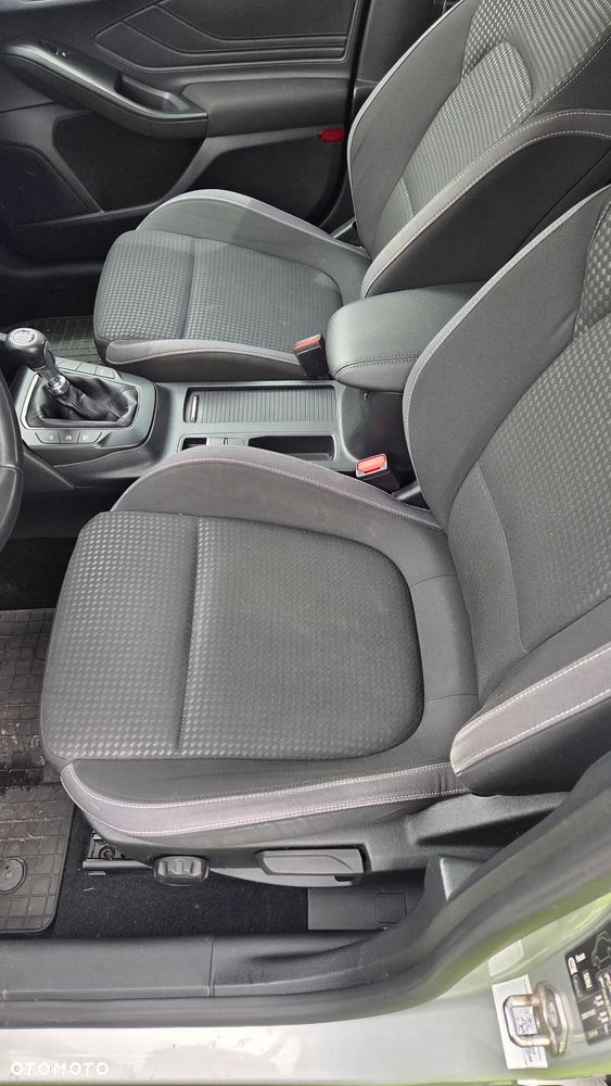 Ford Focus - 8