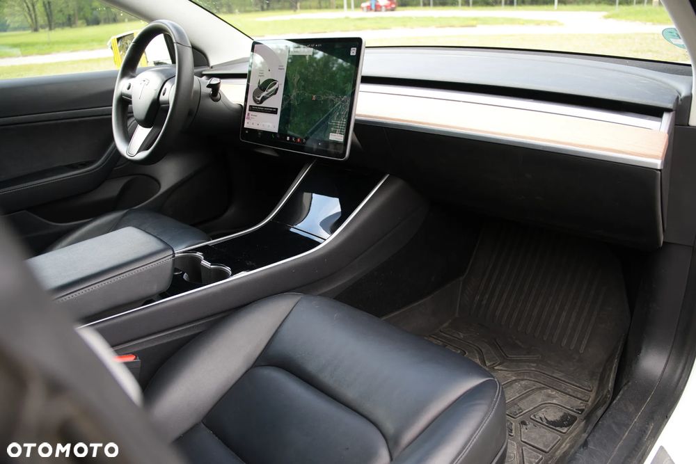 Tesla Model 3 Standard Reichweite Plus Hinterradantrieb - 12