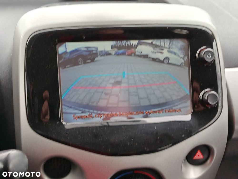 Toyota Aygo x-play touch - 8