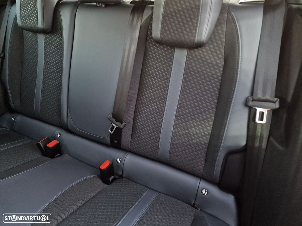 Peugeot 2008 1.2 PureTech Allure - 13