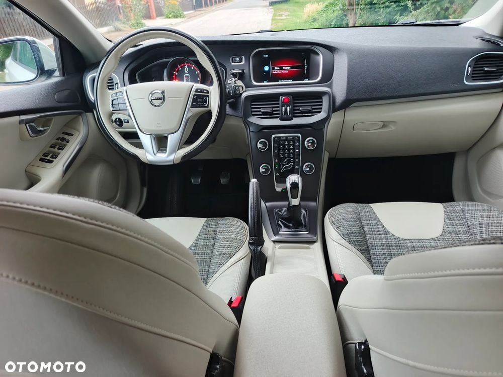 Volvo V40 - 18